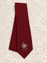 Cravatta bordeaux con ricamo